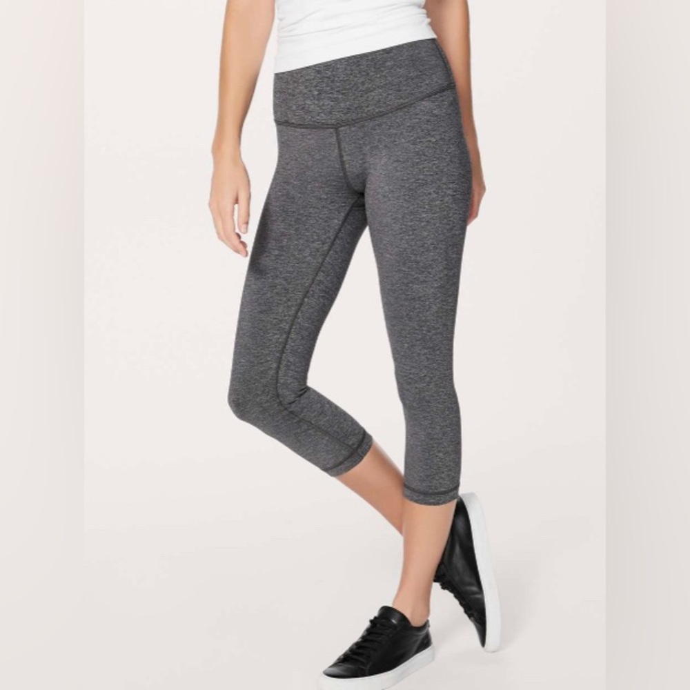 Lululemon Wunder Under Crop (Hi-Rise) *Full on Luxtreme Heathered Black - size 4